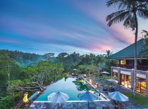 Villa Bukit Naga, Piscine au coucher du soleil